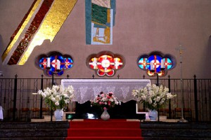 広島世界平和聖堂ステンド祭壇